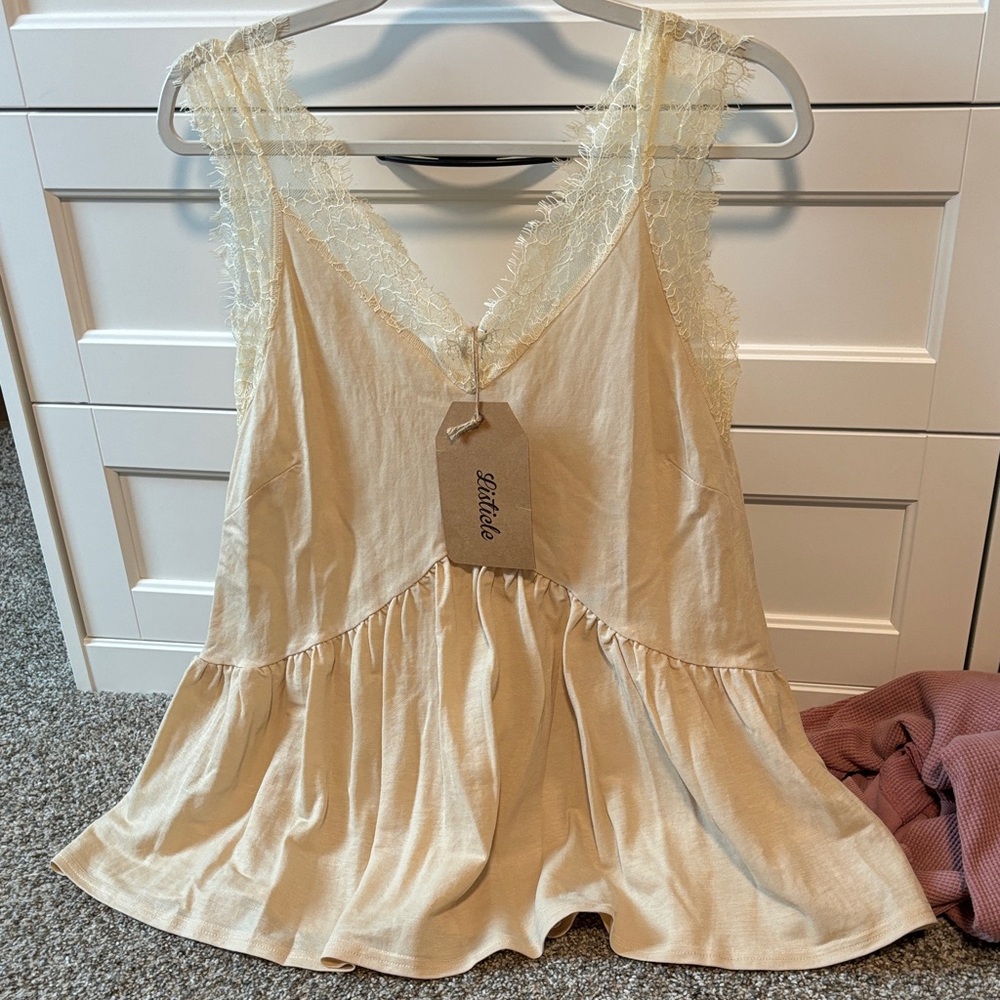 Listicle Cream Lace Detail Top